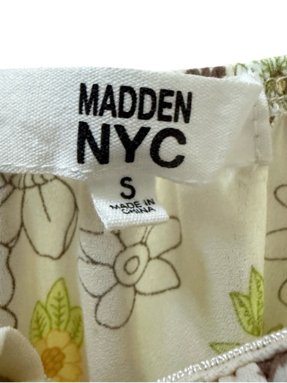 Madden NYC Women’s Floral Puff-Sleeve Dress in Yellow Cream! Small! - Picture 5 of 8